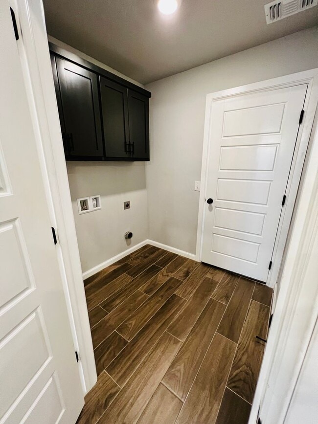 Building Photo - Beautiful 3BD 2BA Located in Edmond's Valencia NW 187th Addition!!