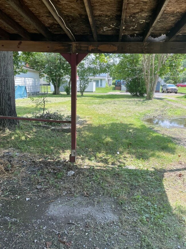 Building Photo - 2 Bdrm - 2 Bath Home