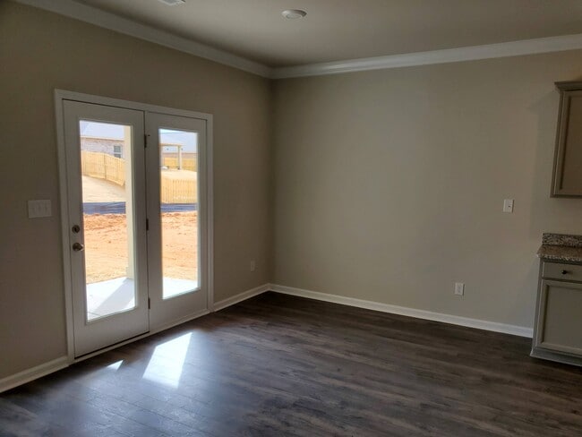 Building Photo - 235 Ivyleaf Dr