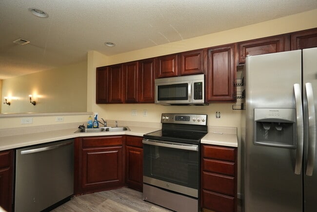 Building Photo - A charming house w/ 2 beds and 2 bath