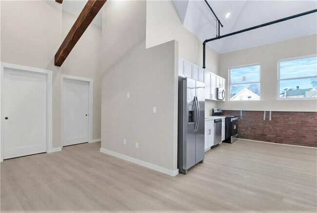 Building Photo - 72 Kendrick Ave