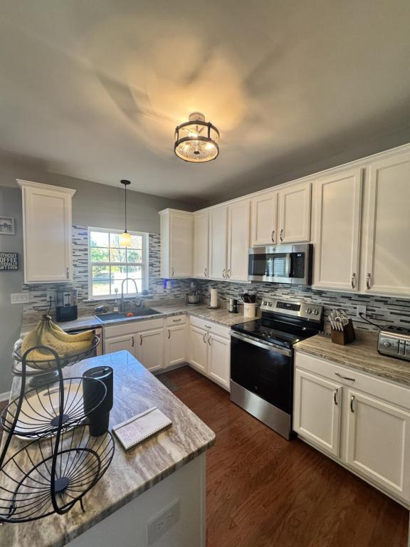 Building Photo - 5700 Hogan Bridge Dr