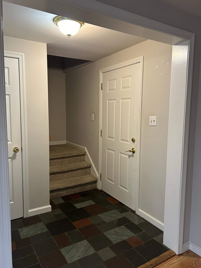 Building Photo - 10 Wells Woods Ln