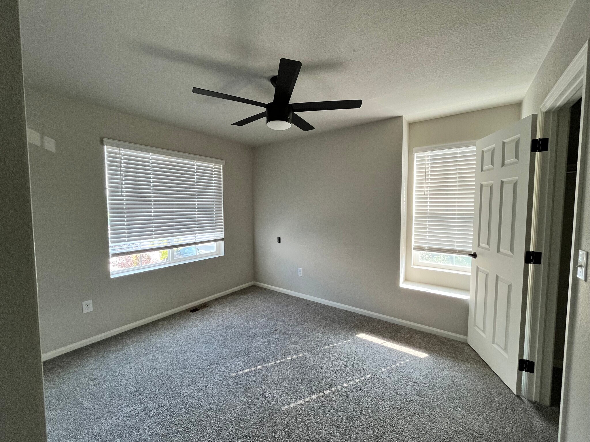 Guest bedroom - 4541 N Quemoy St