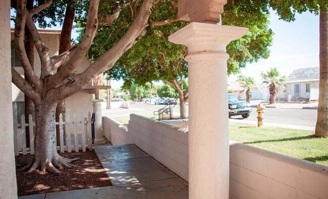 Building Photo - Pacifica Manor