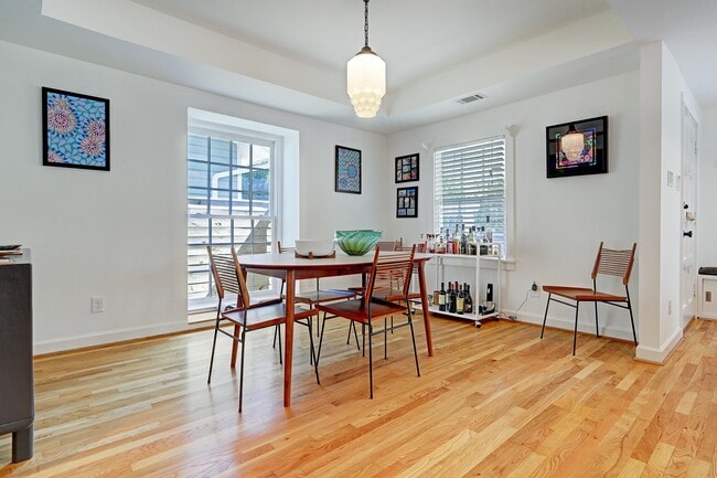 Building Photo - 1523 Harvard St