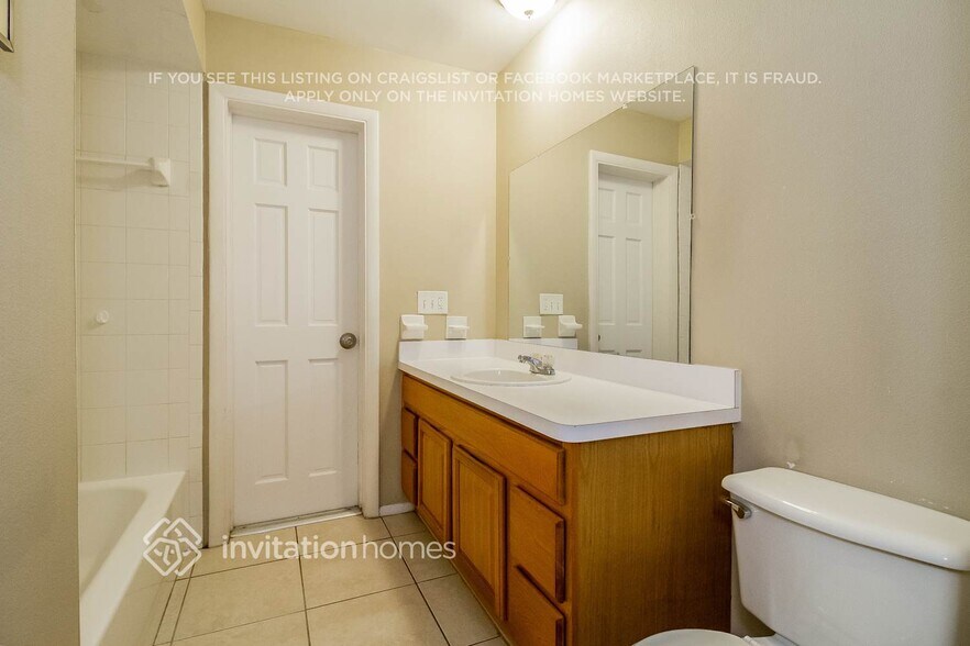 Building Photo - 1542 Canterbury Cir