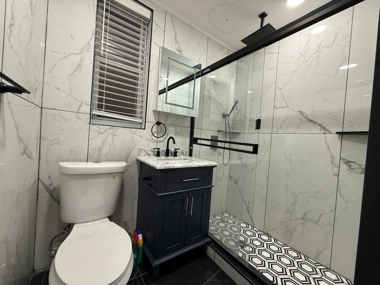 Building Photo - 58 62nd St