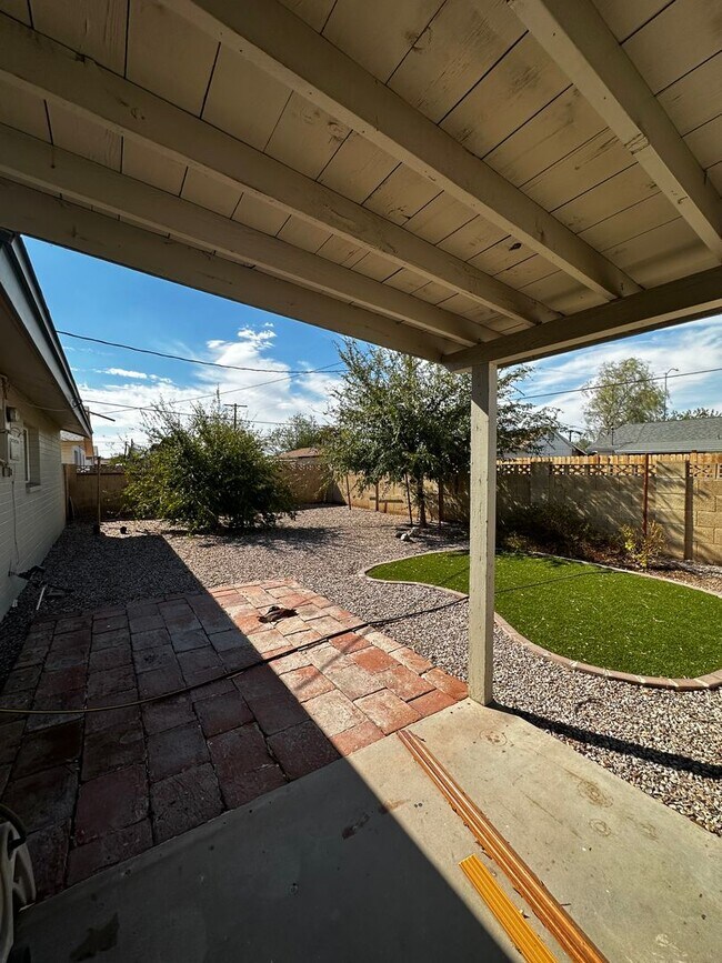 Building Photo - 3 BED ROOM HOME IN MESA WITH NO HOA
