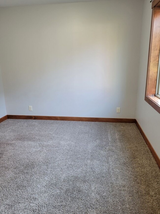 Building Photo - One Level Townhouse