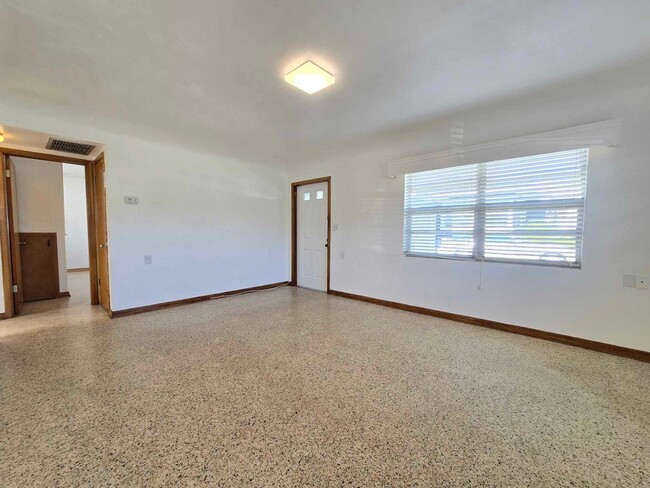 Building Photo - BEACON TRIPLEX
