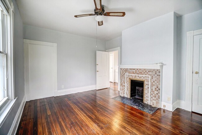 Building Photo - 870 Rockdale Ave