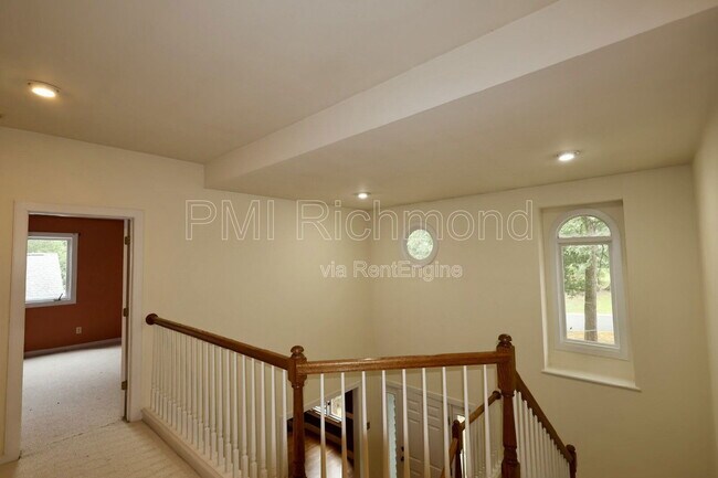 Building Photo - 11418 Hardwood Dr