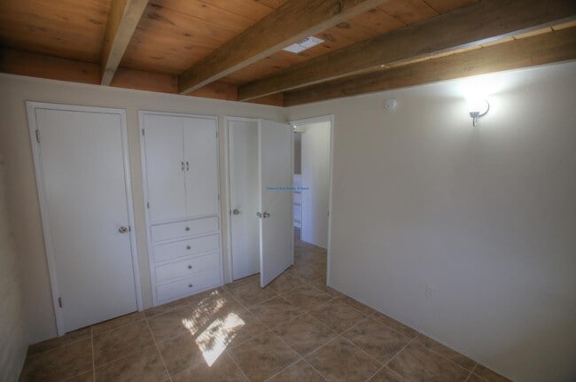 Building Photo - "Cozy Studio Gem in Tucson's Heart!"
