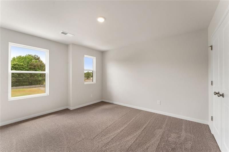 Building Photo - 1303 Farmers Loop