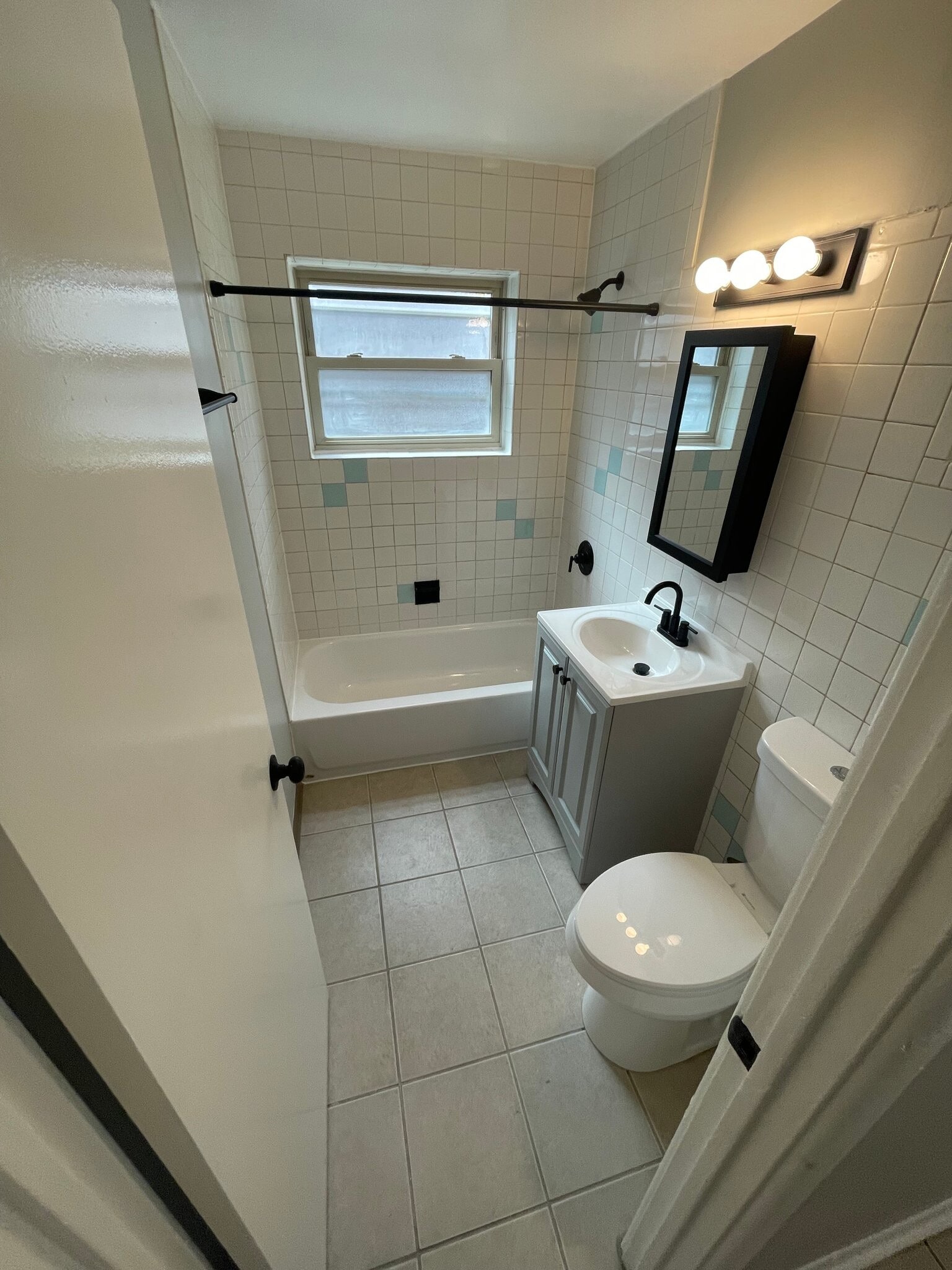 Building Photo - 7661 S Coles Ave