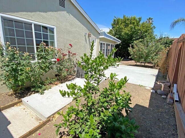 Building Photo - 1875 Macduee Ct - Beautiful, Updated Evergreen Single-Story on Cul-De-Sac!