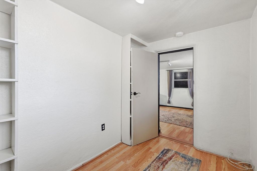 Building Photo - 1506 Edith Blvd NE
