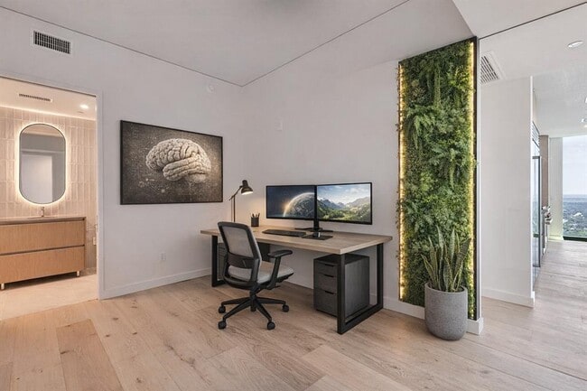 Building Photo - 610 Davis St