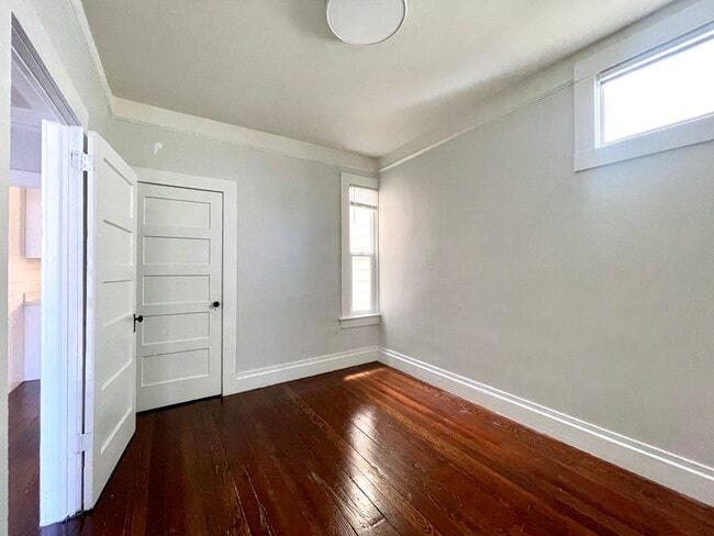 Building Photo - 34 Abbey St