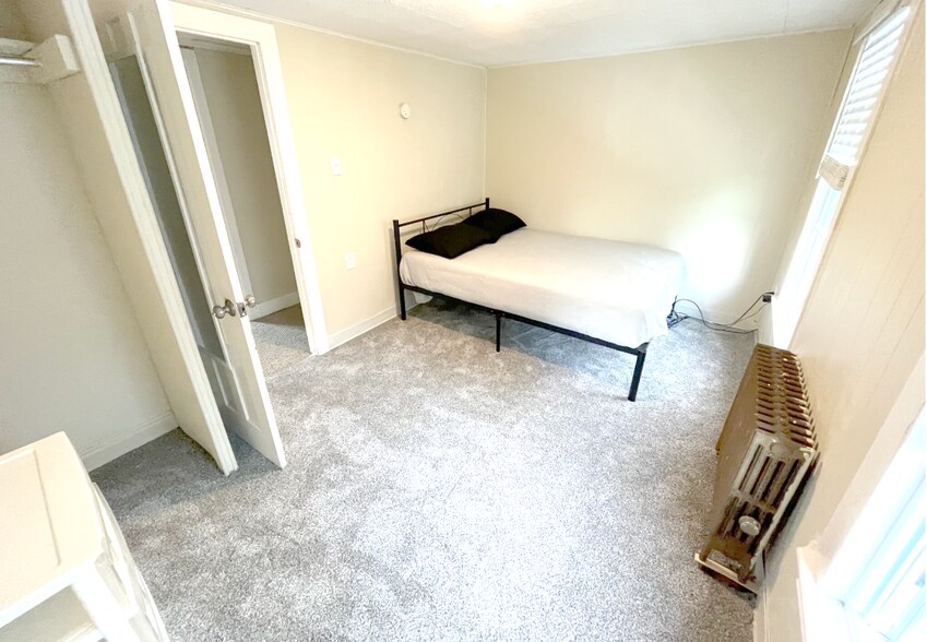 Building Photo - 52 Broome St