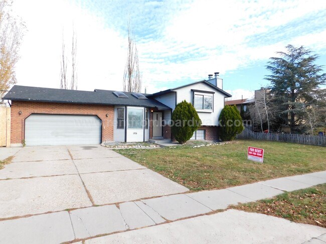 Building Photo - Beautiful Single Family Home in Salt Lake!