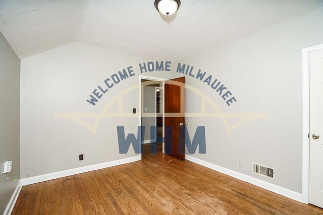 Building Photo - 3015 N 60th St