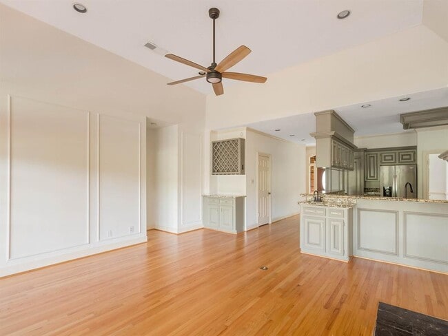 Building Photo - 33 Sweetleaf Ct
