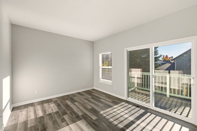 Building Photo - Beautiful Stroh Ranch 4 Bedroom, 2.5 Bath Home, Brand New Kitchen Appliances READY TODAY!