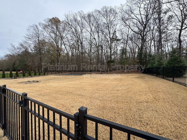 Building Photo - 1811 Traditions Way