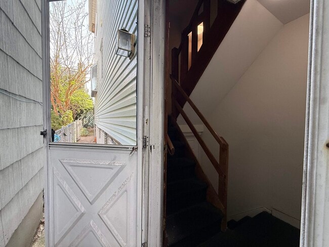 Building Photo - 36 W 9th St