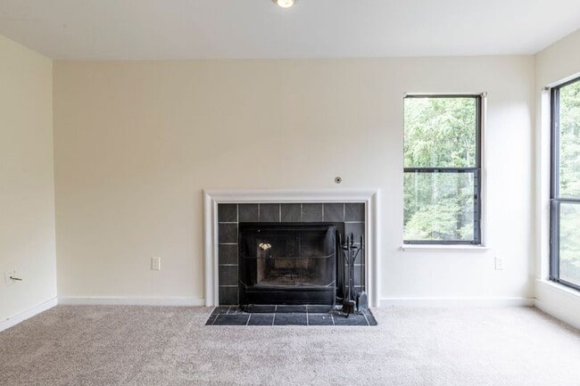 Building Photo - 358 S Pantops Dr