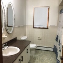 Building Photo - 193 Banta Ave