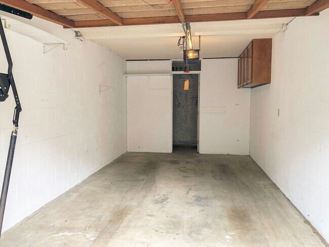 Building Photo - 2bd/2bth Condo with Private Patio, In-Unit...