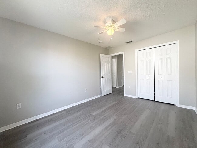 Building Photo - Huge 3BR Winter Springs Townhouse ~ Gated Community ~ Pool ~ Great Schools!