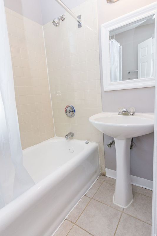 Building Photo - 7147 S Jeffery Blvd