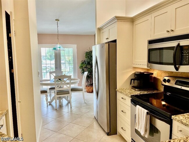 Building Photo - 853 Tanbark Dr