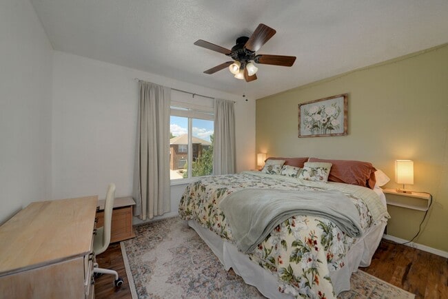 Building Photo - Fully Furnished 3-Bedroom Home Near Petroglyph Monument