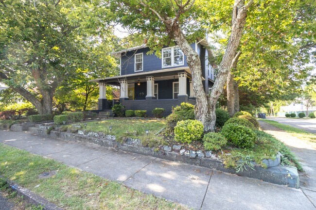 Building Photo - 602 Caswell Ave