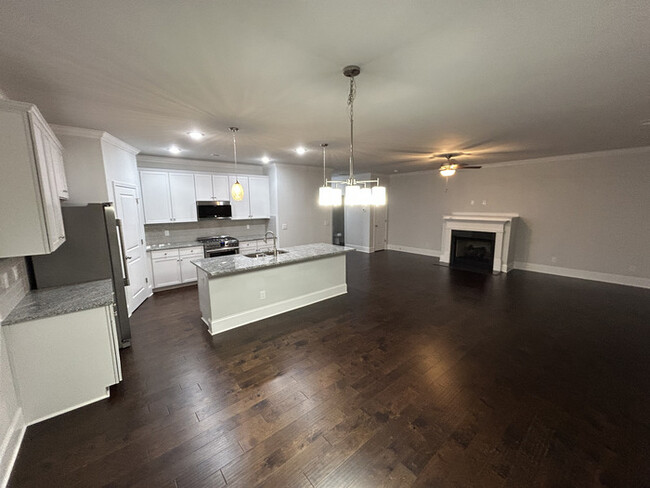 Building Photo - 6031 Villa Ford Ln