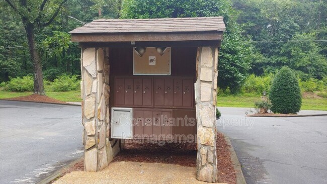 Building Photo - 302 Aspen Ct