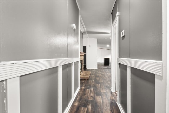 Building Photo - 811 De Lorean Ct