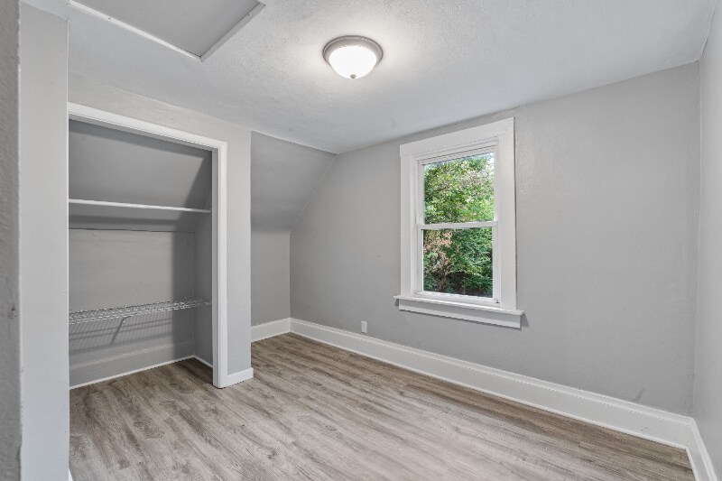 Building Photo - 3209 11th Ave