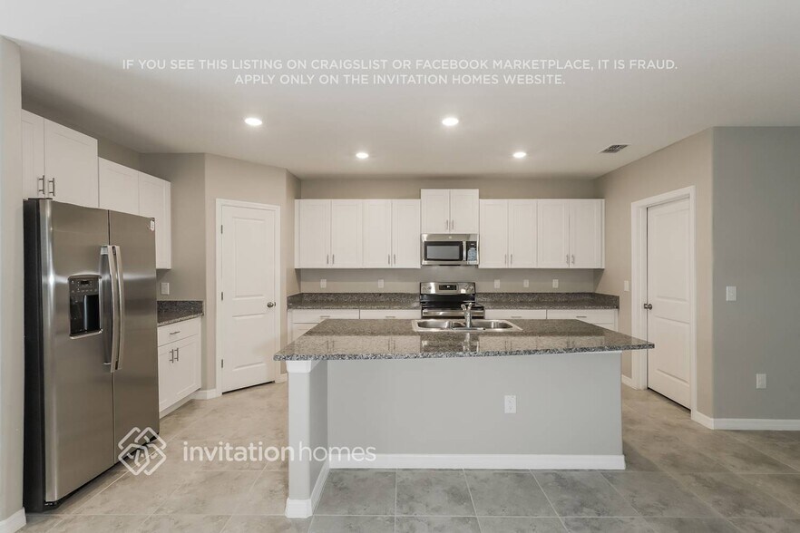 Building Photo - 2254 Treesdale Ave