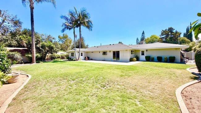 Building Photo - Lovely Single Story Home, Great Neighborhood, Amazing Yard Space, Close distance to Downtown Fall...