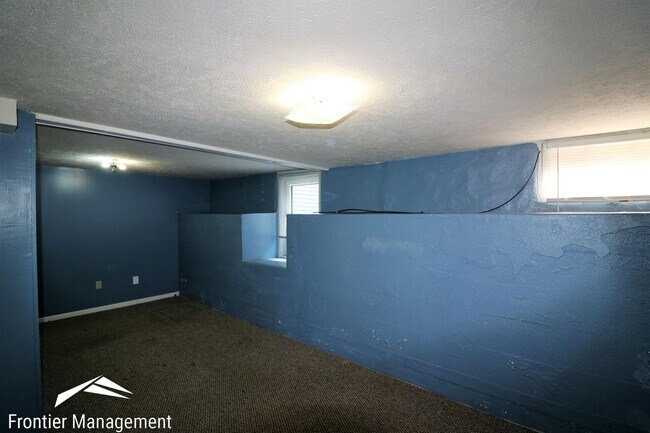 Building Photo - 1010 Ratone St