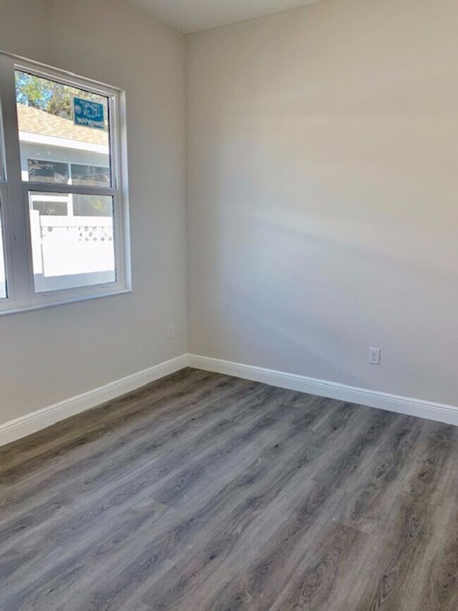 Building Photo - Newer Home waiting for you !