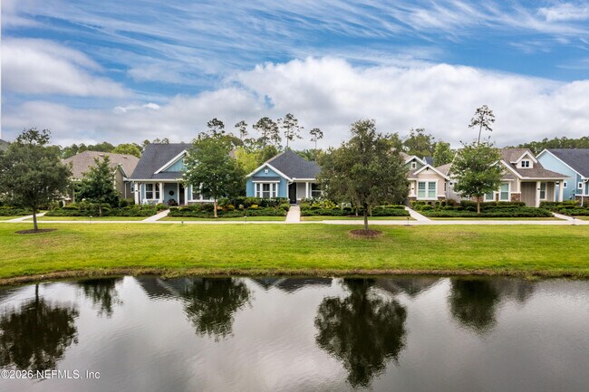 Building Photo - 39 Woodmere Ln