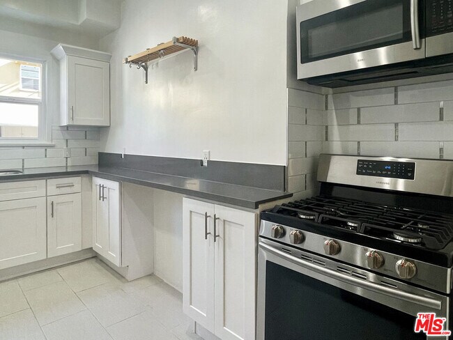 Building Photo - 440 N Spaulding Ave
