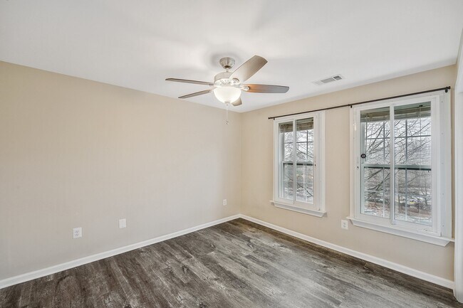 Building Photo - 1060 Gardenview Loop